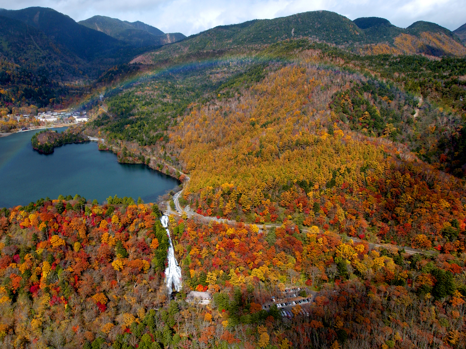 湯ノ湖・湯滝（紅葉）