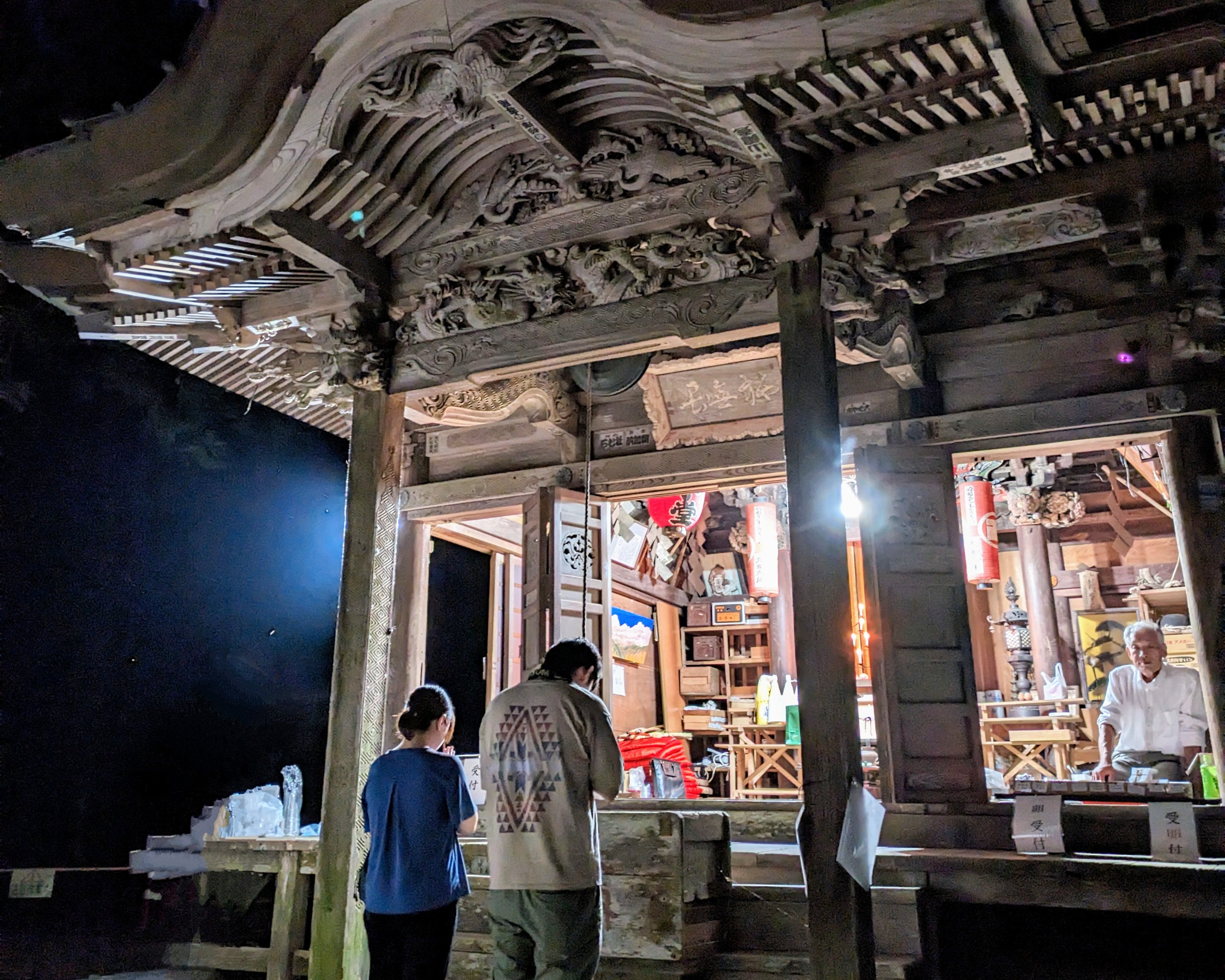 岩崎観世音堂　百八灯祭