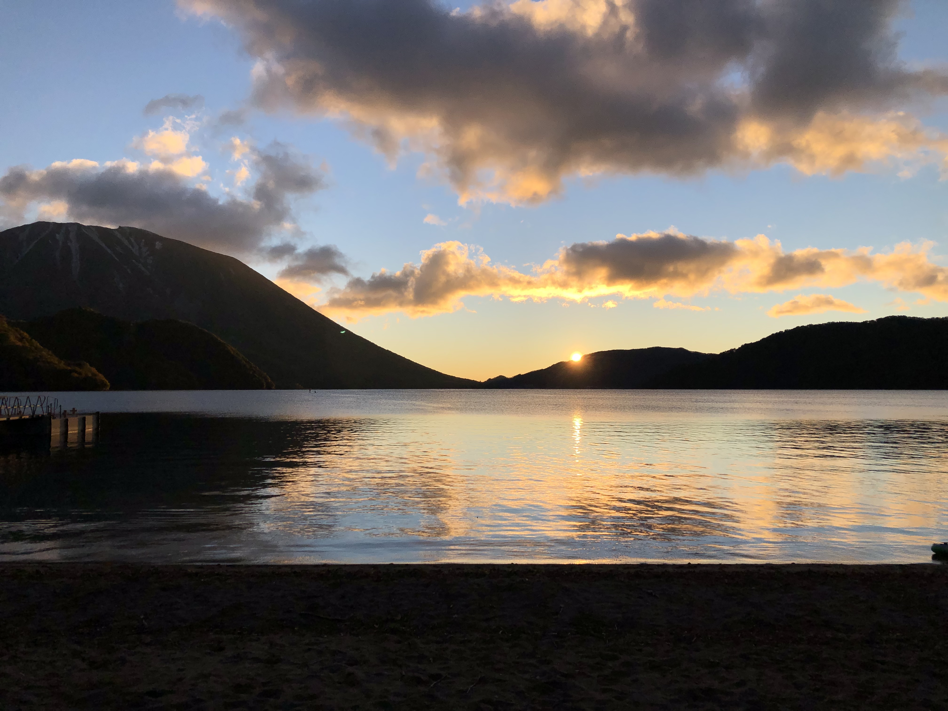 中禅寺湖・千手ヶ浜（日の出）