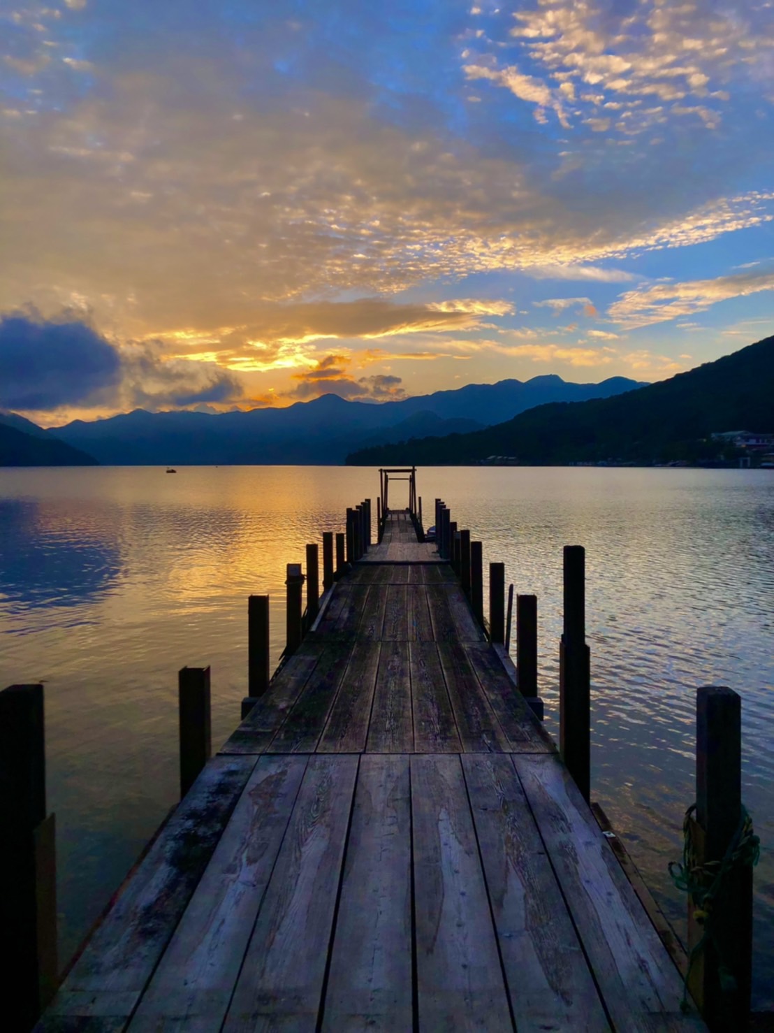 中禅寺湖（夕景）
