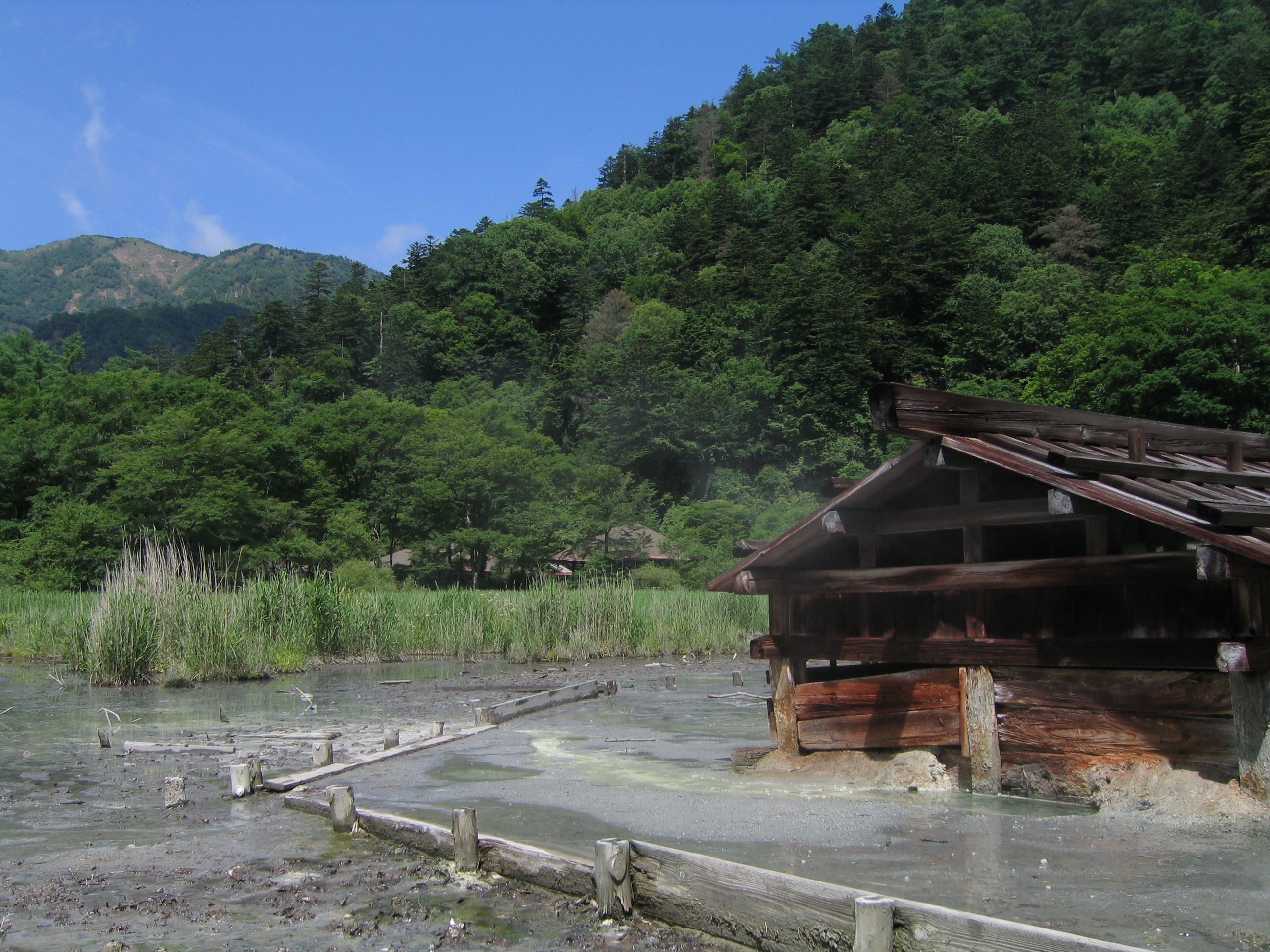 湯元温泉（源泉）